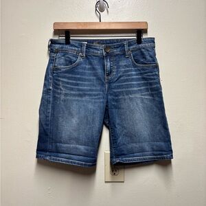 Kut from the Kloth Catherine Boyfriend Shorts size 4 bermuda 10L